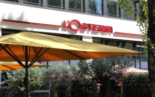 L'osteria outside