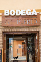 Bodega Del Puerto inside