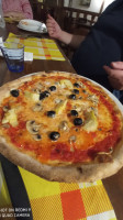 Pizzeria La Macina food