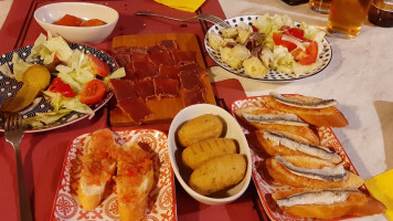 Tapas Rojas food