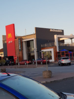 Mcdonald's Beacon Bay Drive-thru outside