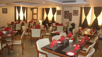 Navratna - Hotel Green Acres food