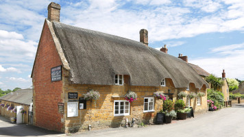 Masons Arms outside