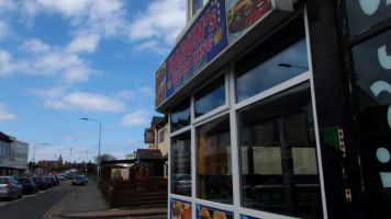 Harun's Kebab King outside