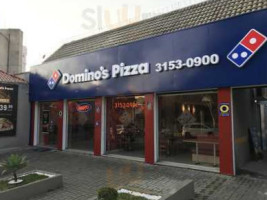 Domino's Pizza outside