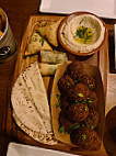 Umi Falafel Dame St food