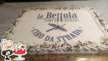 La Bettola food