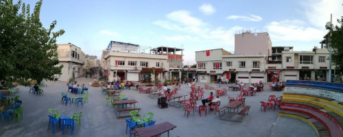 Mazıdağı Cumhuriyet Meydanı inside