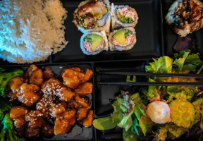 Niu B Sushi & Robata - South Michigan Ave food