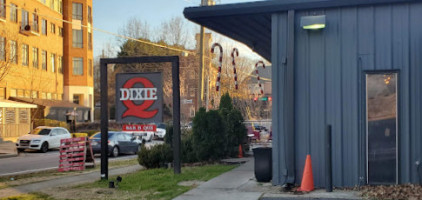 Dixie Q outside