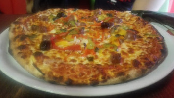 Pizza Lolorico food