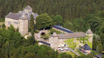 Burg Schnellenberg outside