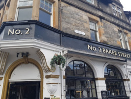 No 2 Baker Street food