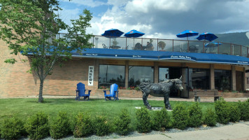 Creston Valley Bakery outside