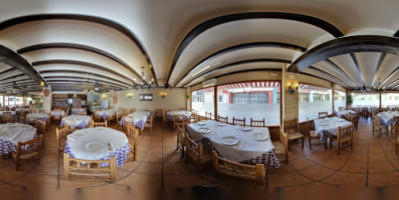 Meson San Rafael inside