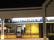 Donut Palace inside