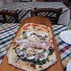 Pizzeria Salvator Rosa food