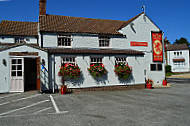 The Red Lion outside