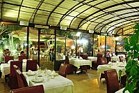 Restaurant les pins inside