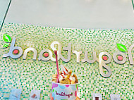 Yogurtland Ontario food