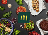 Mcdonald's Trollhaettan Oeverby food