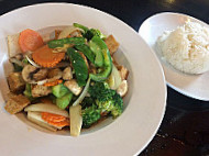 Nong's Thai Cuisine food