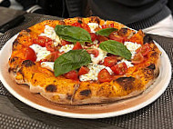 Avenue 8 Pizzeria food