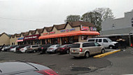 Baskin-robbins outside