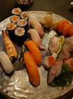 Taku Risto Sushi food