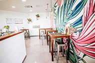 Cafe Ambiente Kirra inside