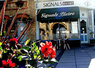 Signals Bistro inside