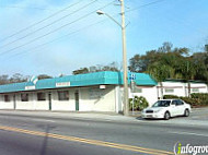 La Familia Mexican Food outside