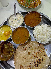 Babu Halwai Pawitra Bhojnalay