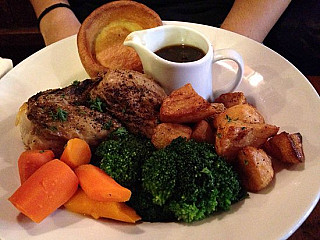 The White Horse Sunday Roast & Salad Kitchen