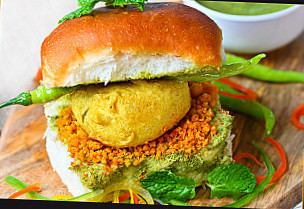 Yogi Vada Pav