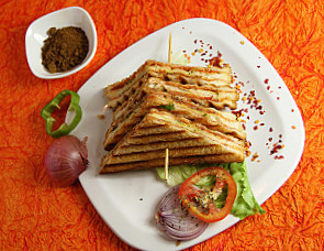 Karnavati Dabeli And Vadapav