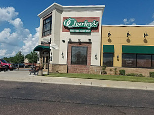 O'charley's Restaurant Bar