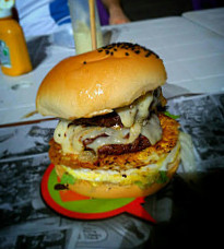 Heroes Burger