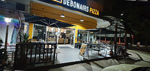 Debonairs Pizza