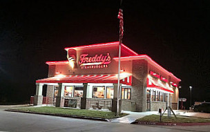 Freddy's Frozen Custard Steakburgers