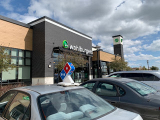 Wahlburgers