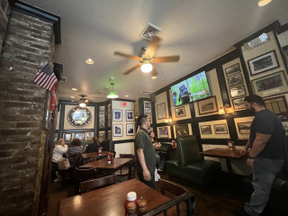 Larchmont Tavern