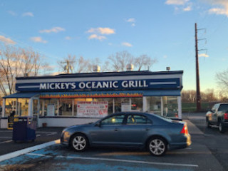 Mickey's Oceanic Grill