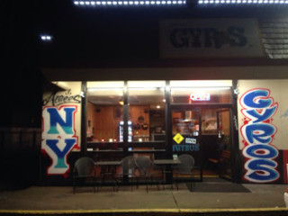 Albee's Ny Gyros