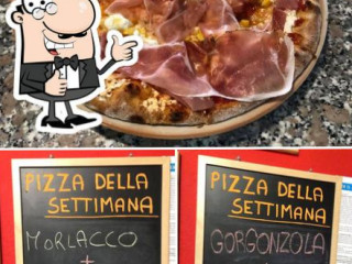 Pizzeria La Divina Di Annarumma Assunta