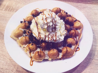 Amore’s Cafe Waffles