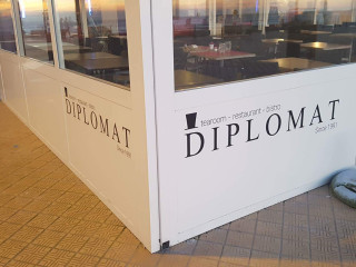 Diplomat