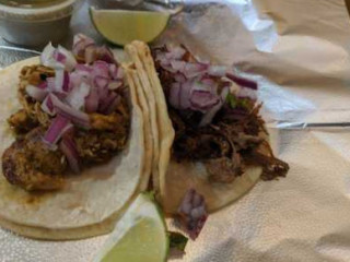 Dillys Taqueria