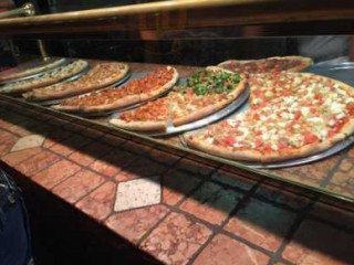 Ganni's Pizza