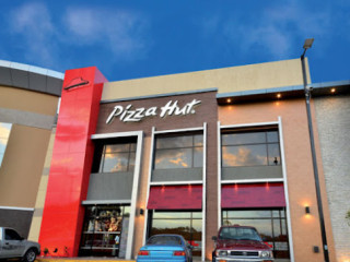 Pizza Hut • Uniplaza